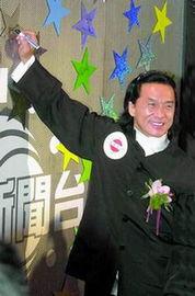 娱乐新闻开播词,揭秘明星幕后故事，带你走进璀璨星光